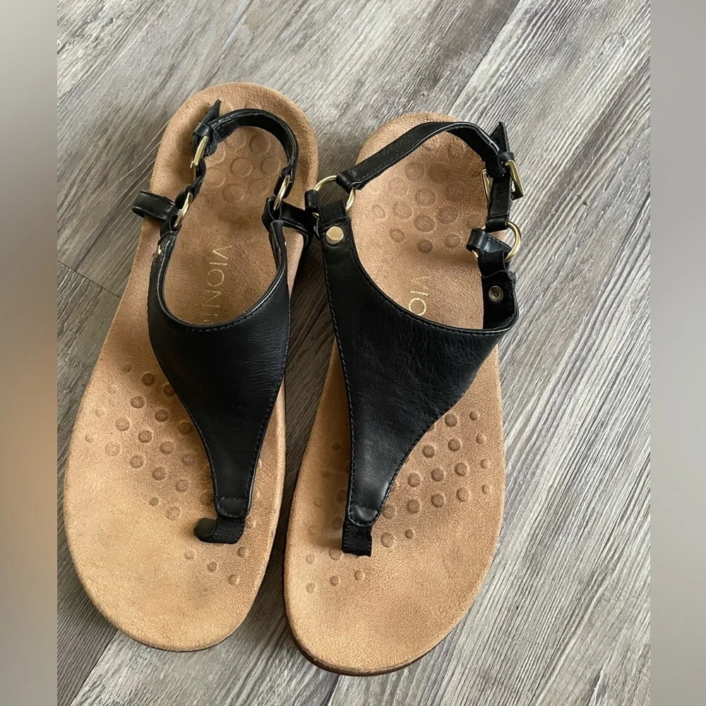 Vionic Kirra Black Leather Sandals - Picture 2 of 12